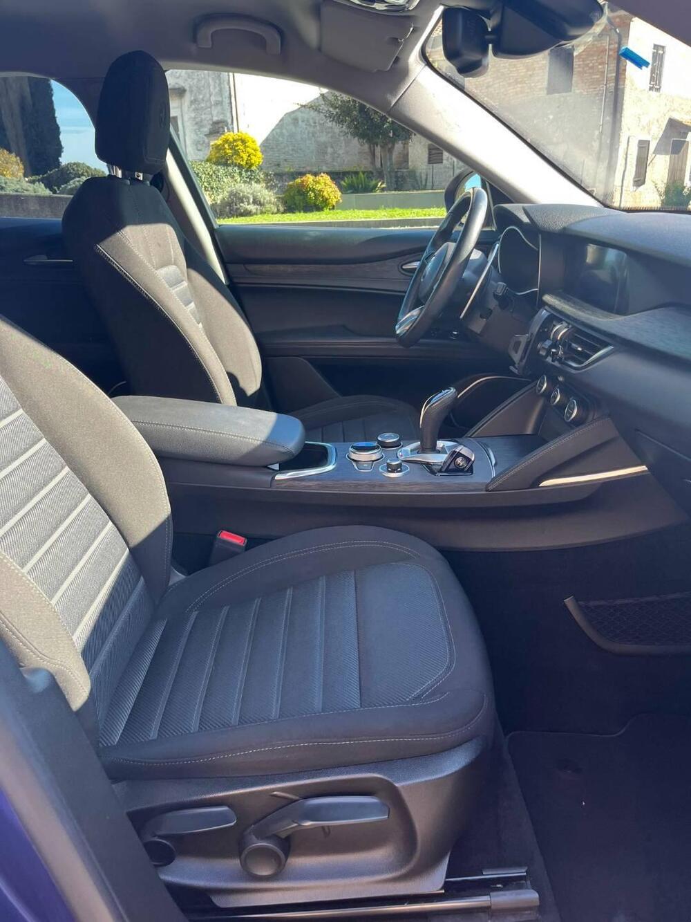 Alfa Romeo Stelvio usata a Pordenone (7)