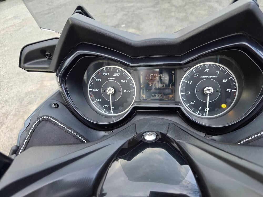 Yamaha X-Max 300 Tech Max (2021 - 24) (4)