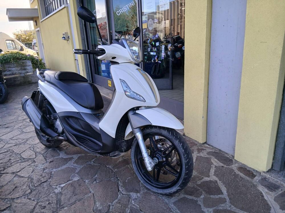 Piaggio Beverly 350 SportTouring ie (2011 - 15) (3)
