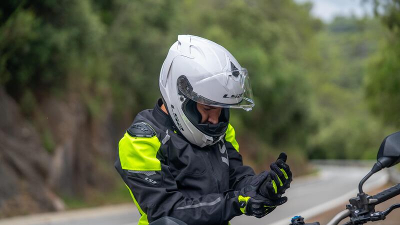 Nuovo integrale in fibra di vetro LS2 Challenger II