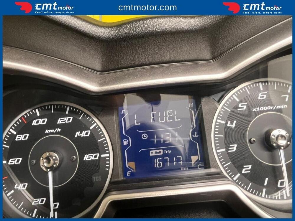 Yamaha X-Max 300 Tech Max (2021 - 24) (5)