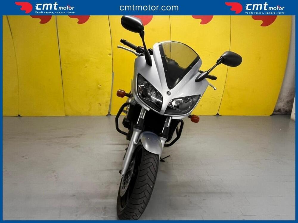 Yamaha FZS 600 Fazer (2002 - 03) (2)