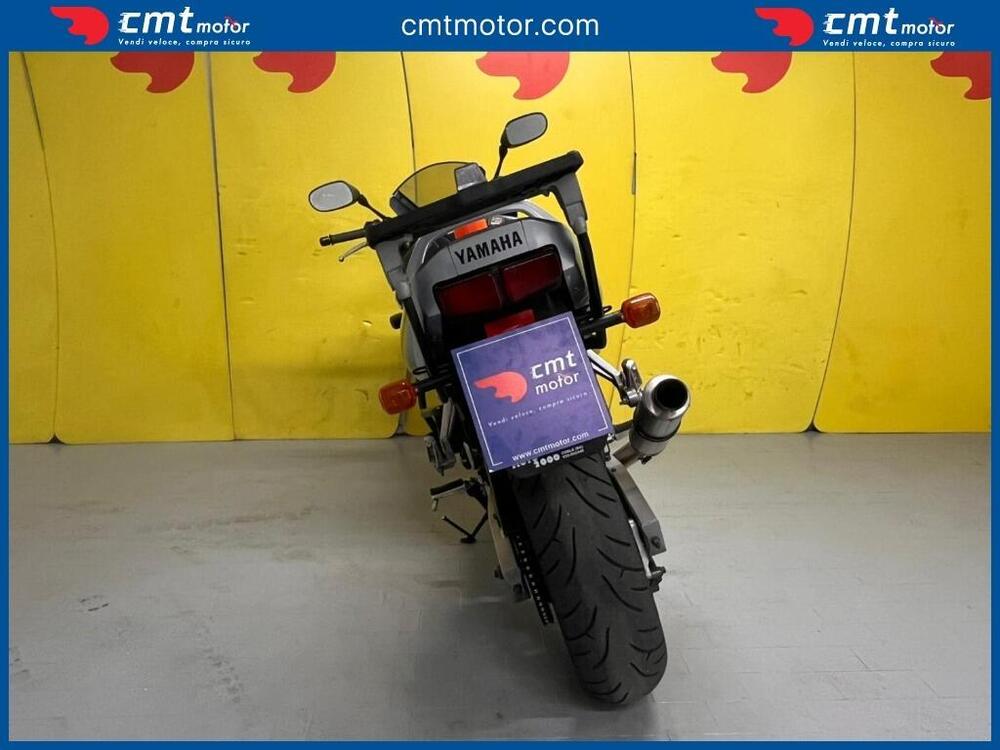 Yamaha FZS 600 Fazer (2002 - 03) (4)