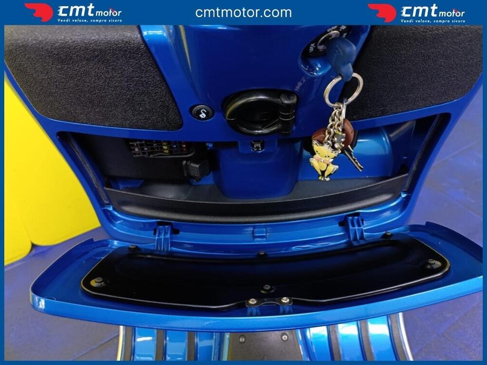 Vespa GTS 300 (2017 - 18) (8)