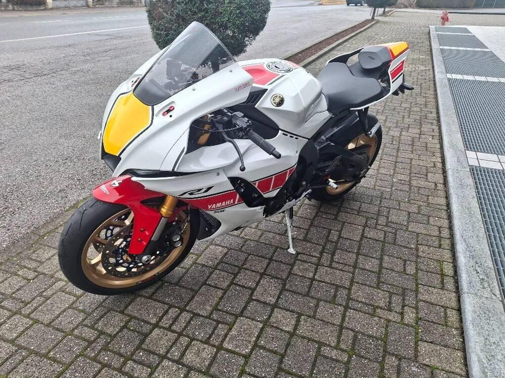 Yamaha YZF R1 World GP 60th Anniversary (2022 - 23) (4)