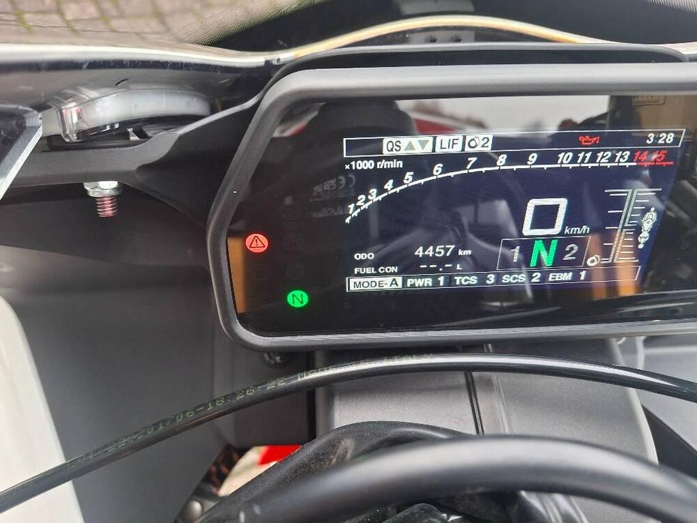 Yamaha YZF R1 World GP 60th Anniversary (2022 - 23) (17)