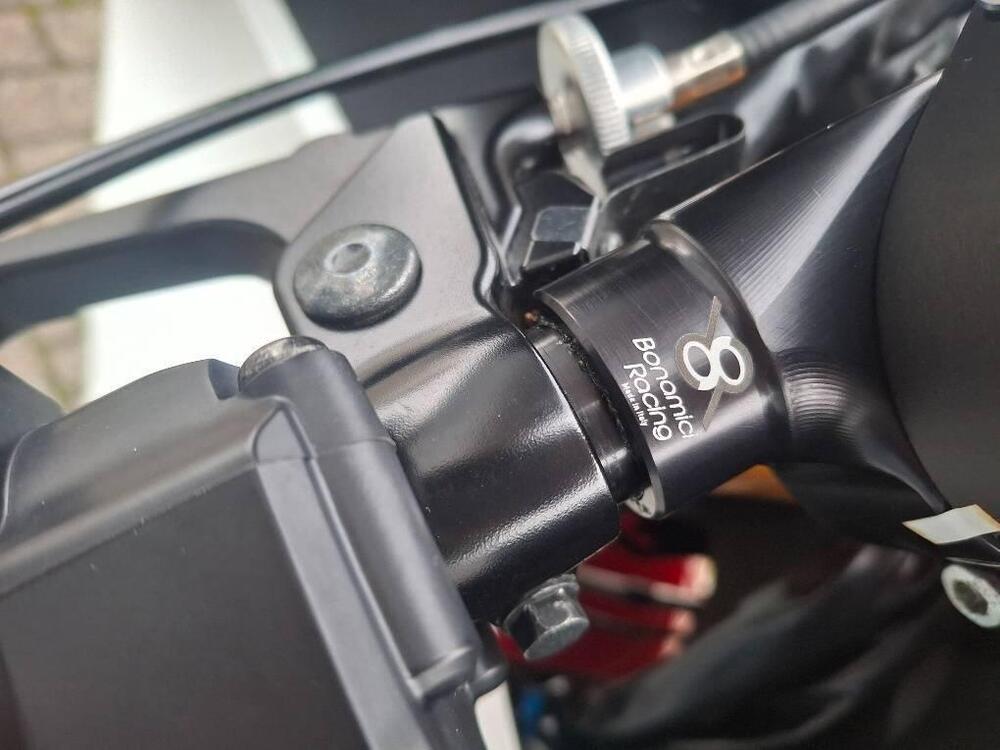 Yamaha YZF R1 World GP 60th Anniversary (2022 - 23) (15)