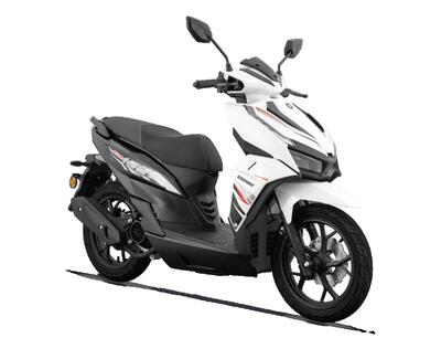 Keeway ICON 125S, lo scooter che sfida il traffico... e il portafoglio!