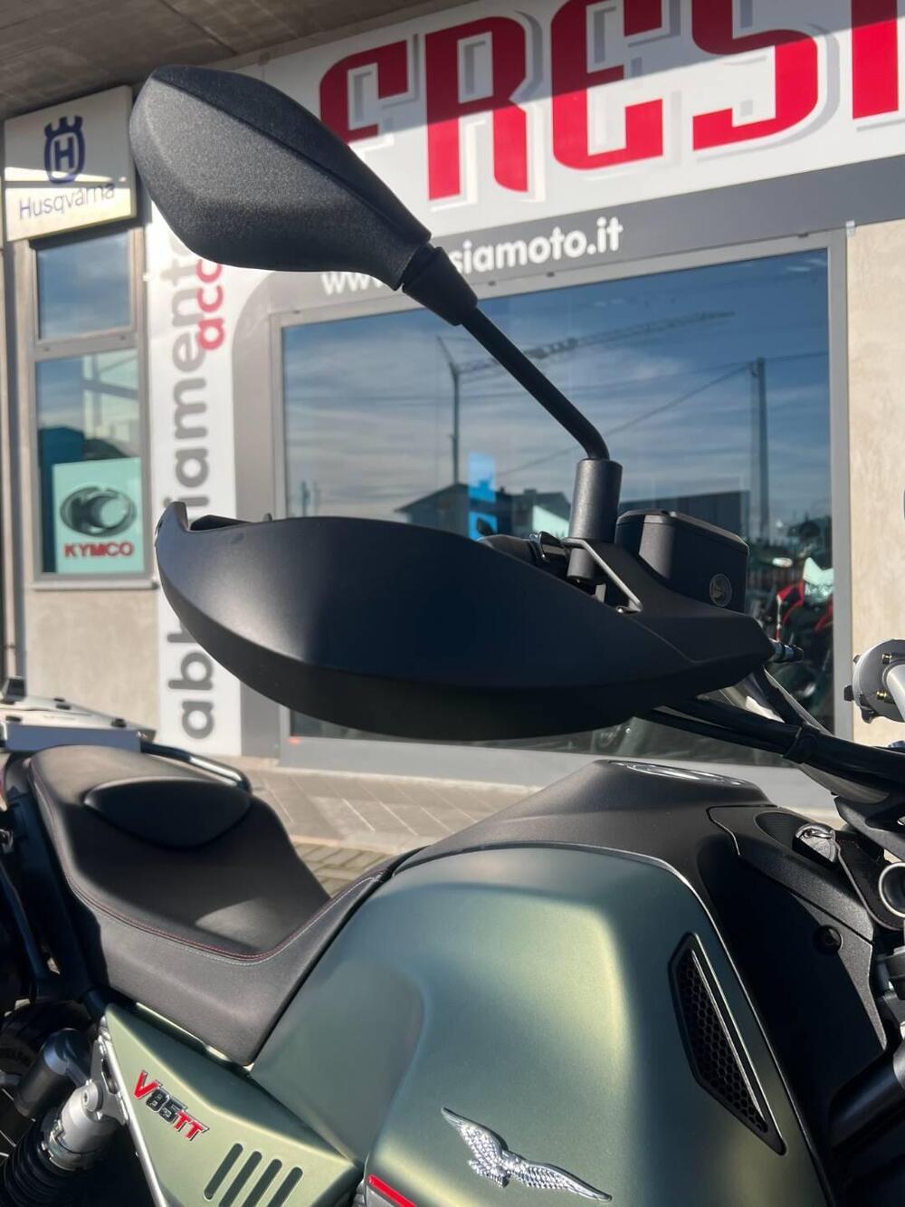 Moto Guzzi V85 TT (2021 - 23) (5)