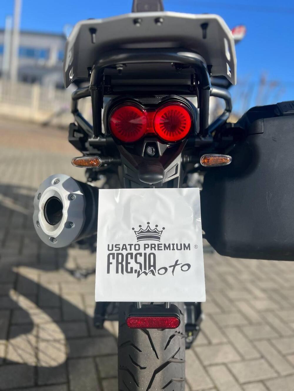 Moto Guzzi V85 TT (2021 - 23) (6)