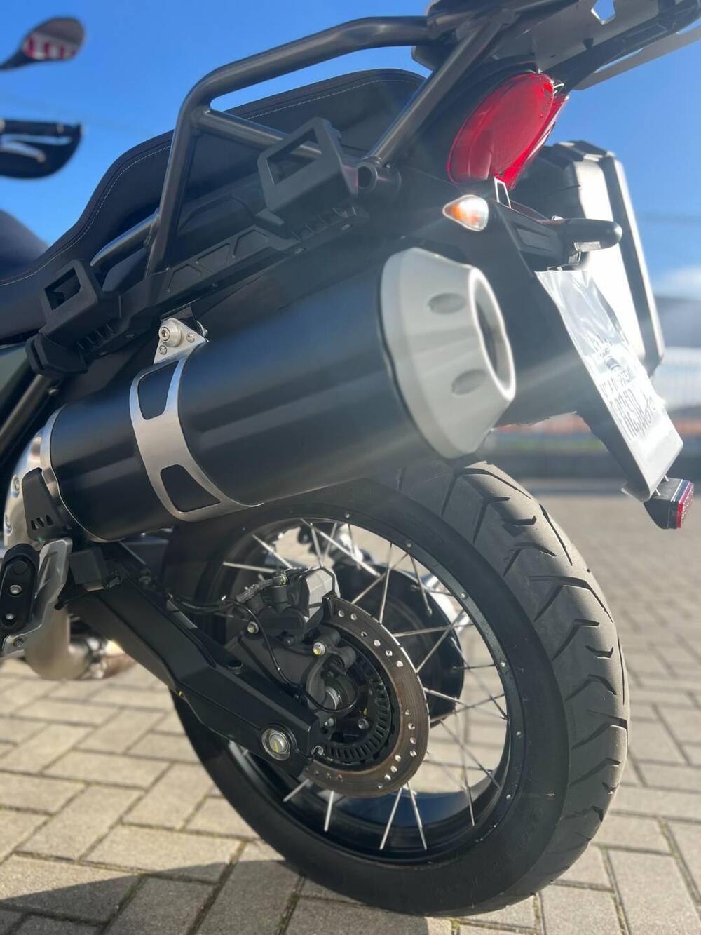 Moto Guzzi V85 TT (2021 - 23) (10)