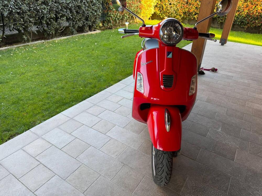 Vespa GTS 300 (2010 - 14) (2)