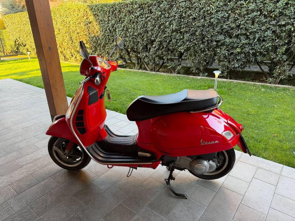 Vespa GTS 300 (2010 - 14) (4)