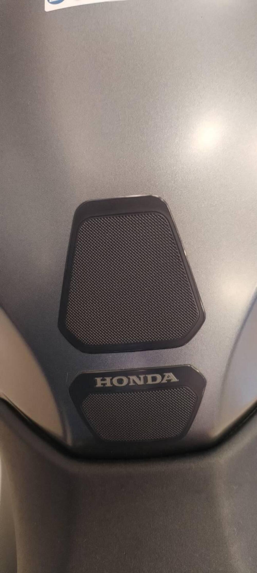 Honda CB 1000 Hornet (2025 - 26) (5)