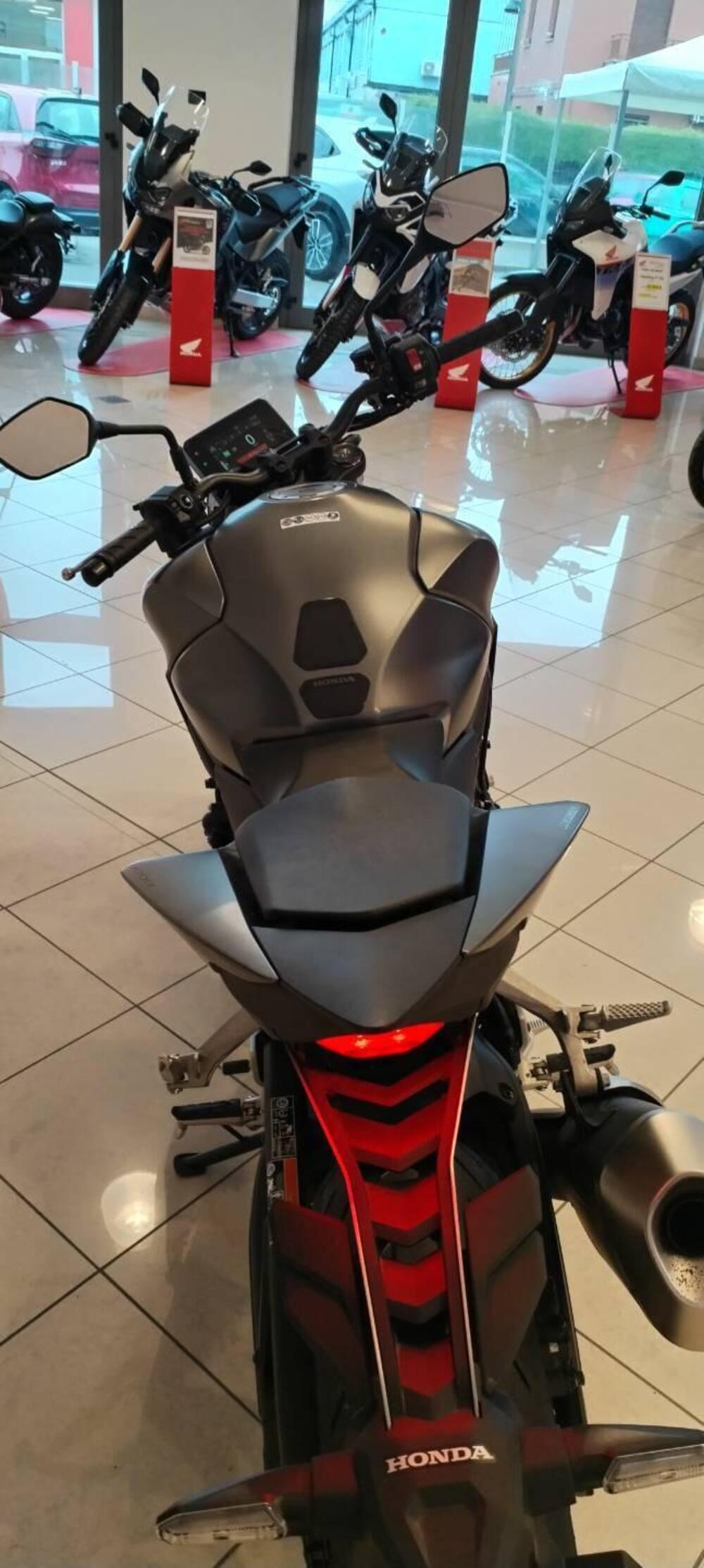 Honda CB 1000 Hornet (2025 - 26) (8)