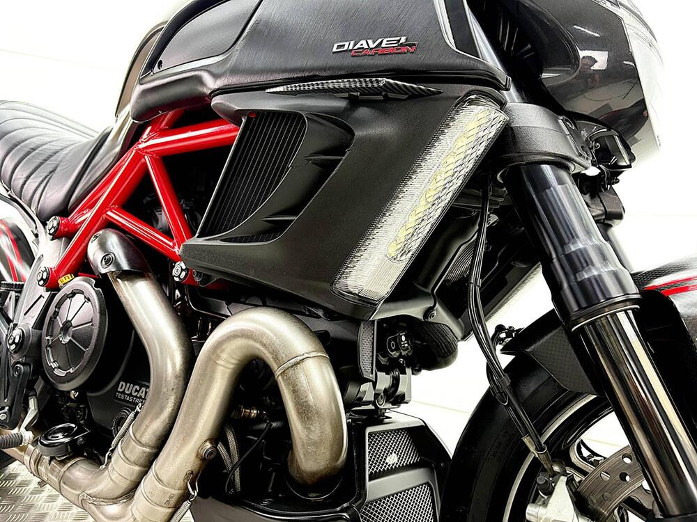 Ducati Diavel 1200 Carbon (2010 - 13) (11)