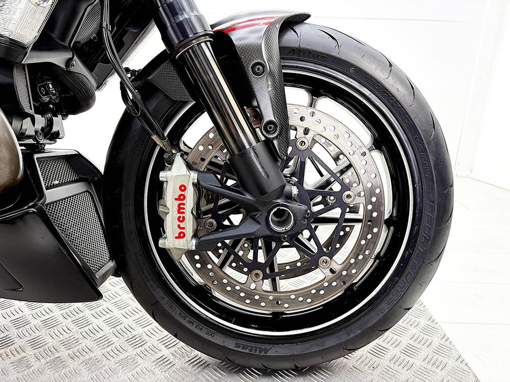 Ducati Diavel 1200 Carbon (2010 - 13) (12)