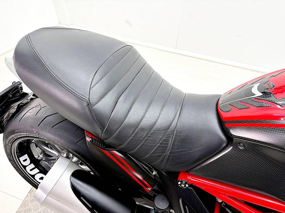 Ducati Diavel 1200 Carbon (2010 - 13) (19)