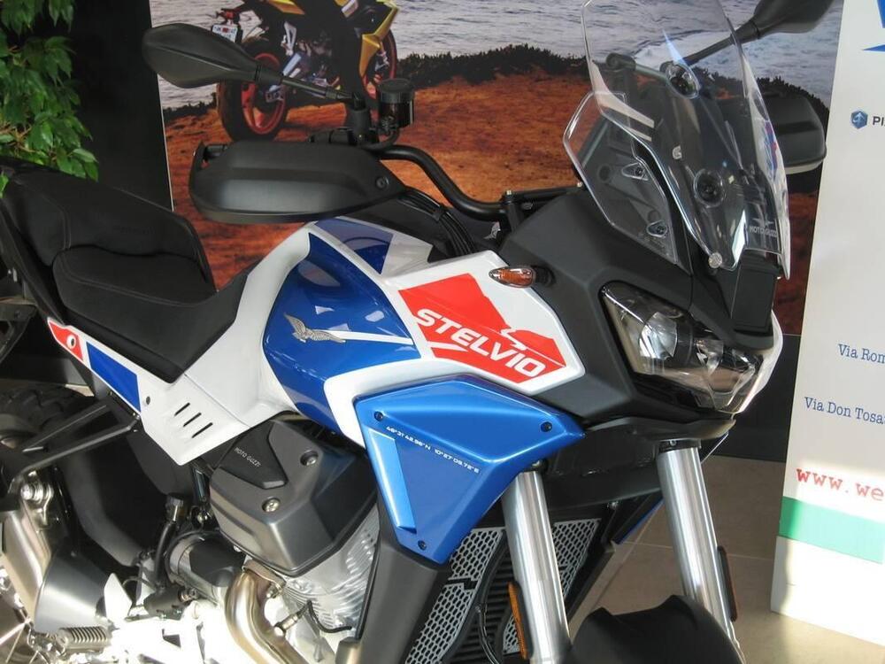 Moto Guzzi Stelvio Duecento Tributo (2025 - 26) (6)