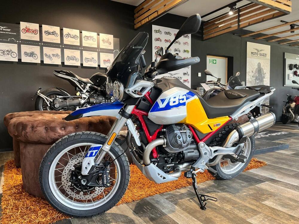 Moto Guzzi V85 TT (2024 - 26) (3)