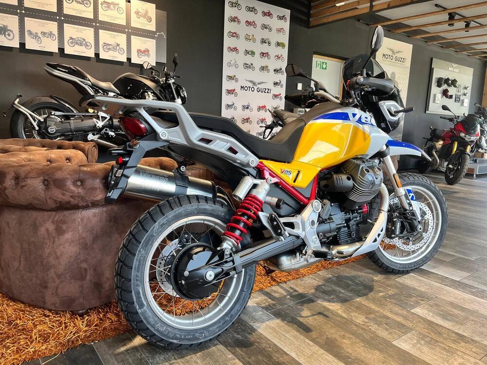 Moto Guzzi V85 TT (2024 - 26) (5)