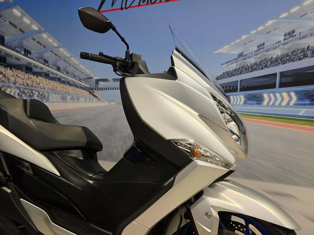 Suzuki Burgman 400 (2022 - 24) (3)