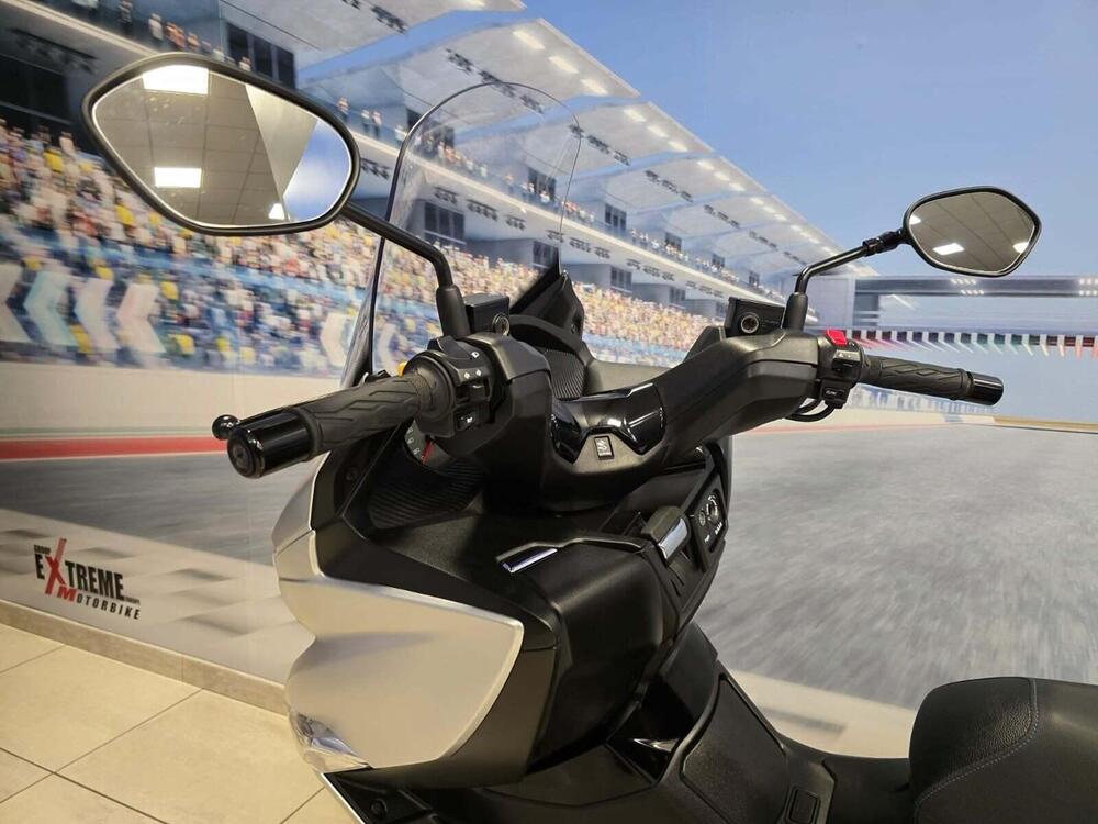 Suzuki Burgman 400 (2022 - 24) (19)