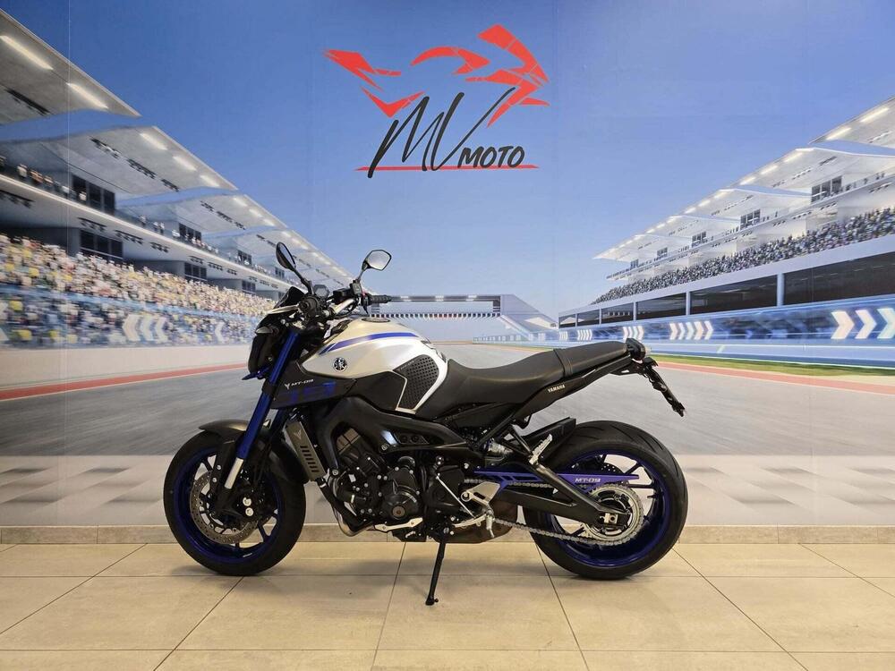 Yamaha MT-09 ABS (2016) (4)