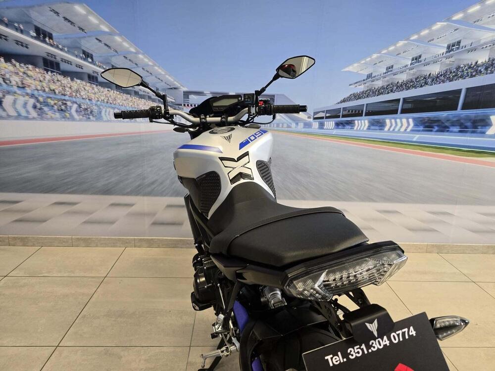 Yamaha MT-09 ABS (2016) (17)