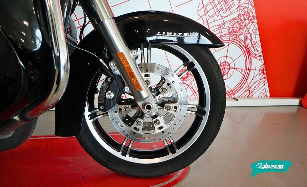 Harley-Davidson 114 Road Glide Limited (2020) - FLTRK (6)