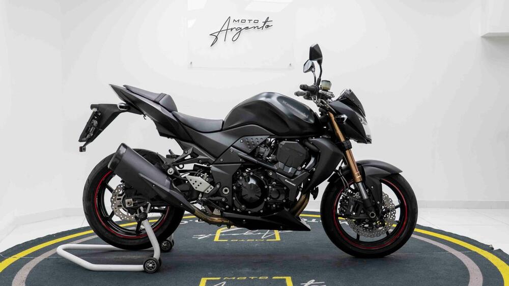 Kawasaki Z 750 R (2011 - 14) (2)