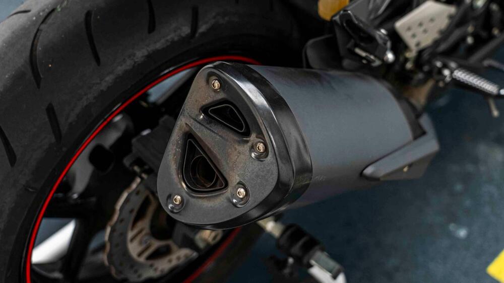 Kawasaki Z 750 R (2011 - 14) (13)