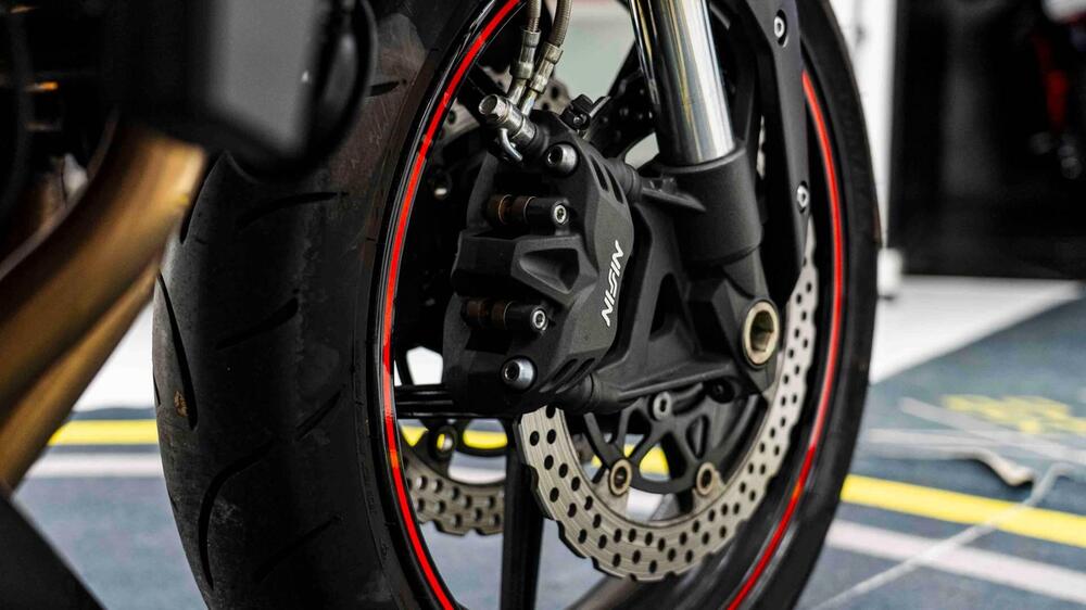 Kawasaki Z 750 R (2011 - 14) (14)