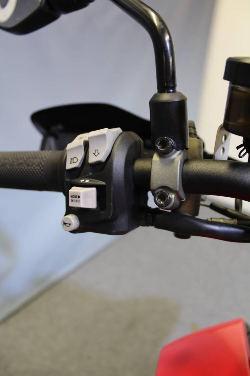 Ducati Hypermotard 950 SP (2022 - 25) (10)