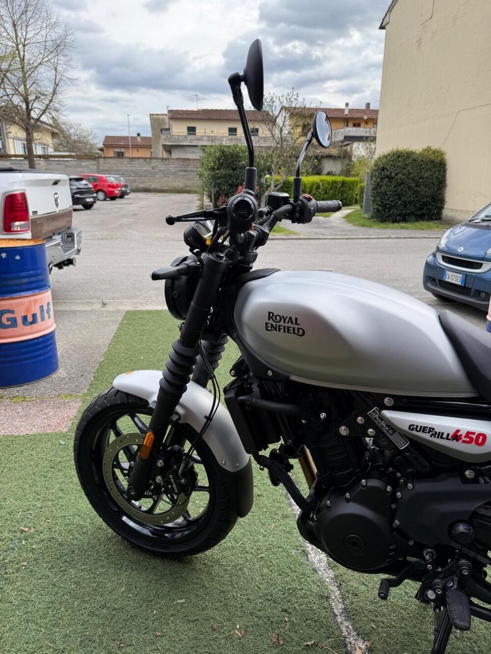 Royal Enfield Guerrilla 450 (2024 - 26) (12)