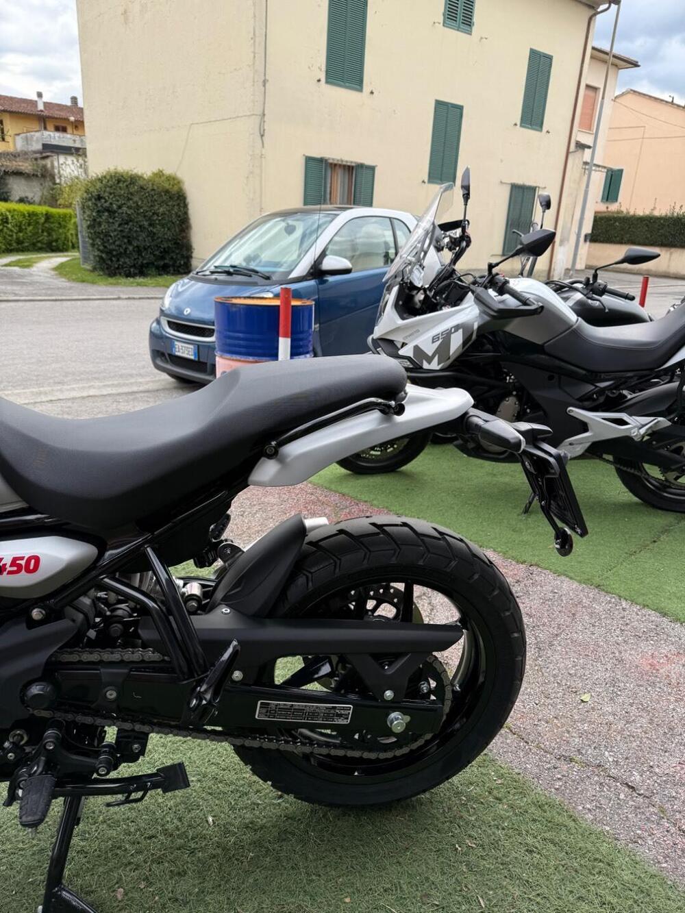 Royal Enfield Guerrilla 450 (2024 - 26) (13)