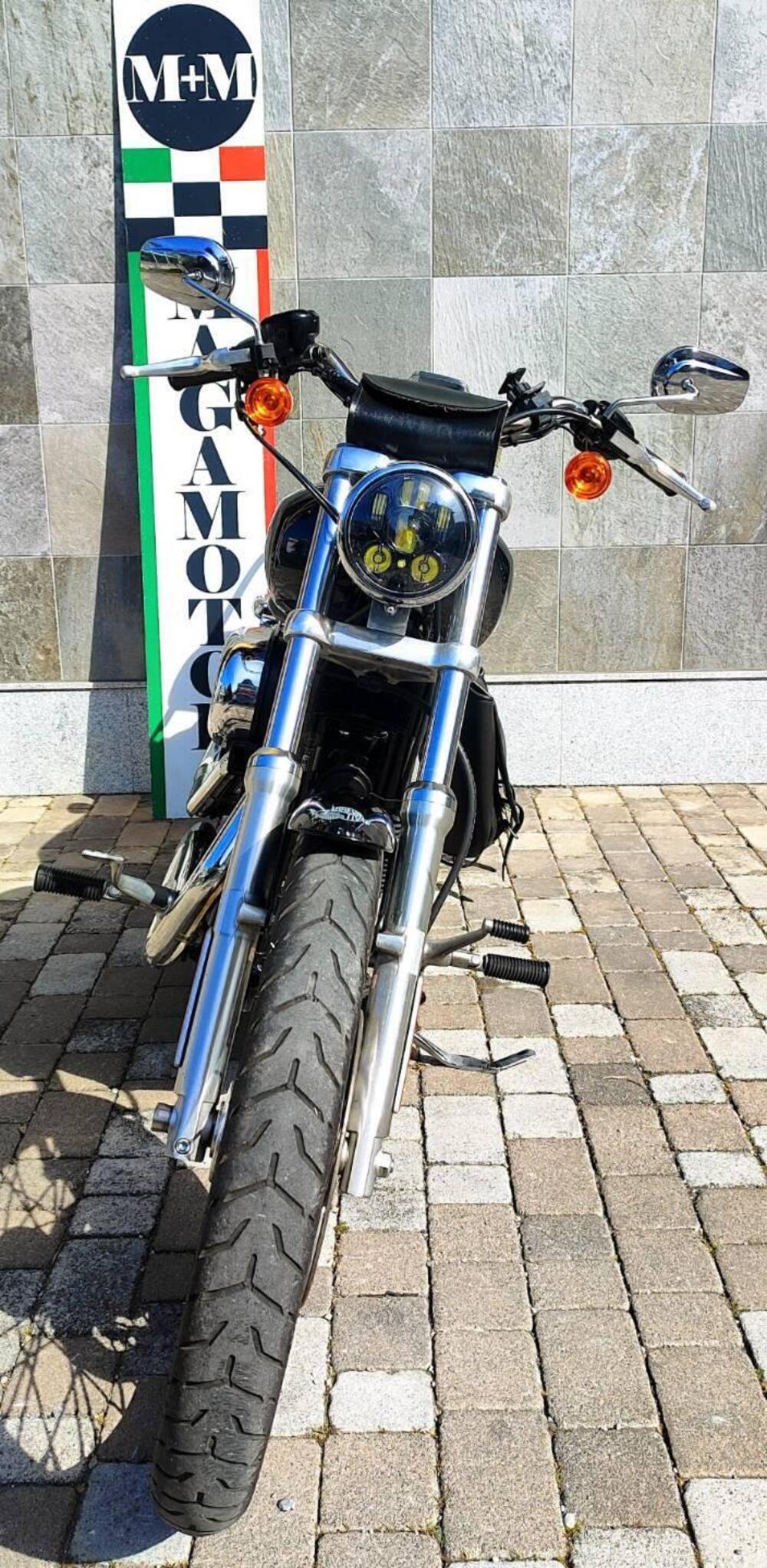 Harley-Davidson 883 Custom (2008 - 12) - XL 883C (8)