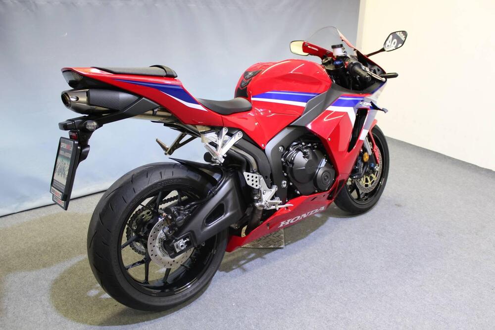 Honda CBR 600 RR (2024 - 26) (4)