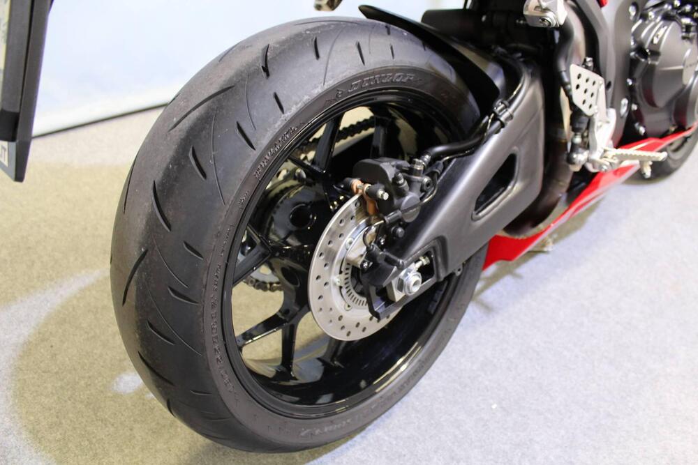 Honda CBR 600 RR (2024 - 26) (6)