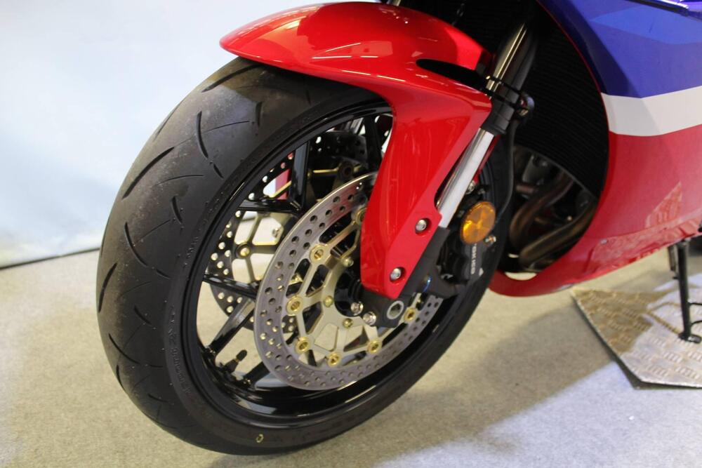 Honda CBR 600 RR (2024 - 26) (14)