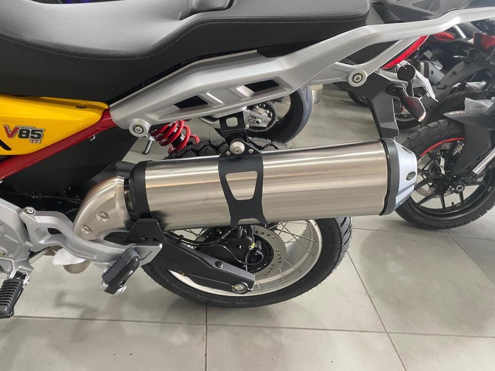 Moto Guzzi V85 TT (2024 - 26) (6)
