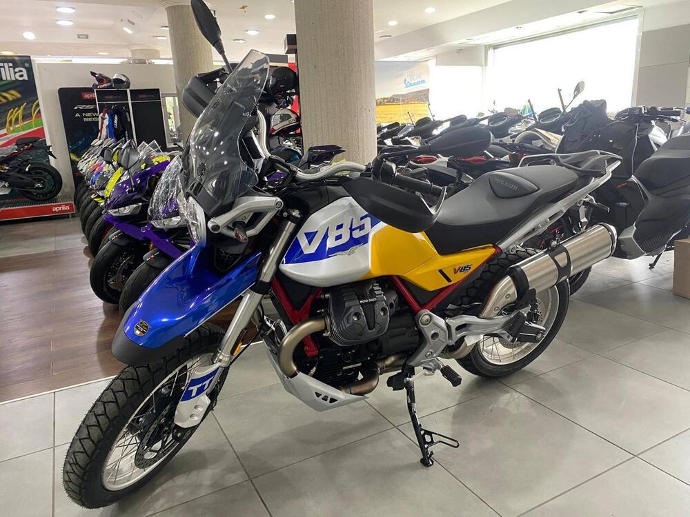 Moto Guzzi V85 TT (2024 - 26) (2)