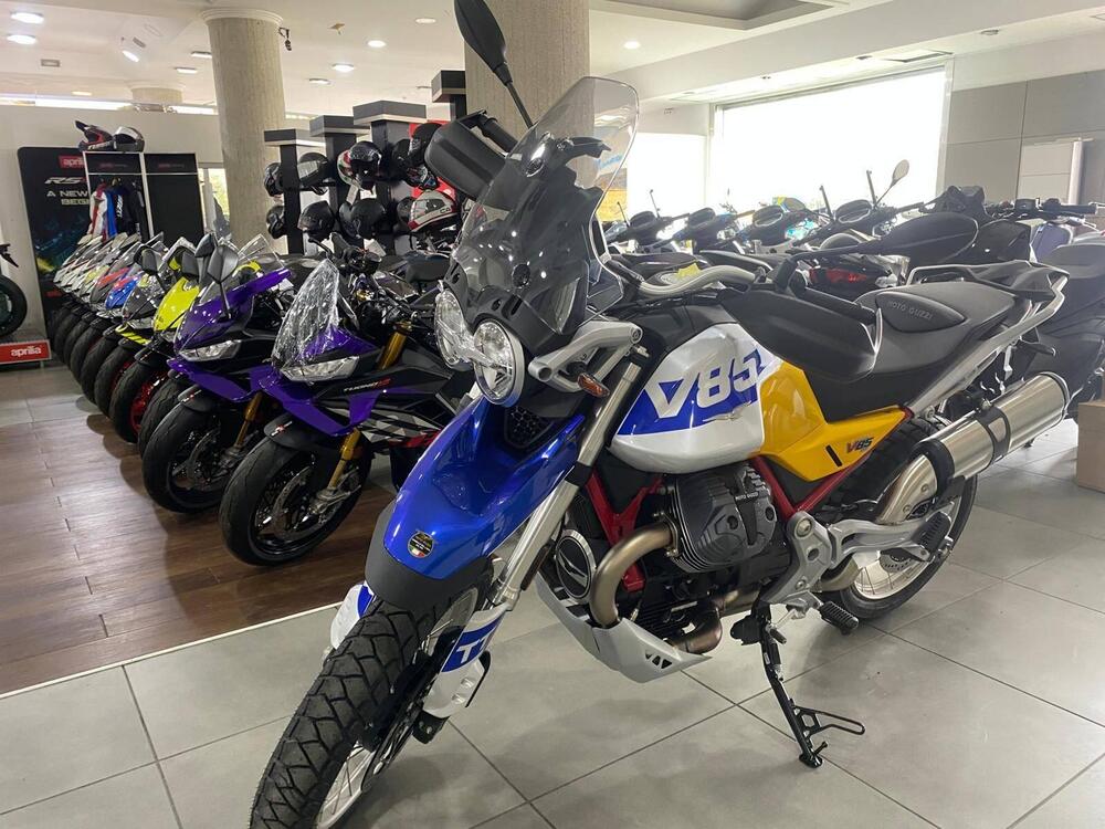 Moto Guzzi V85 TT (2024 - 26) (4)