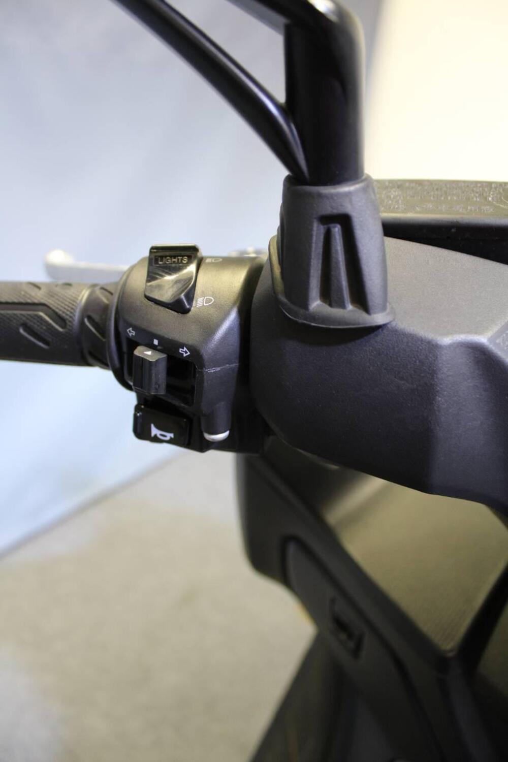 Kymco X-Town 300i City (2021 - 25) (9)