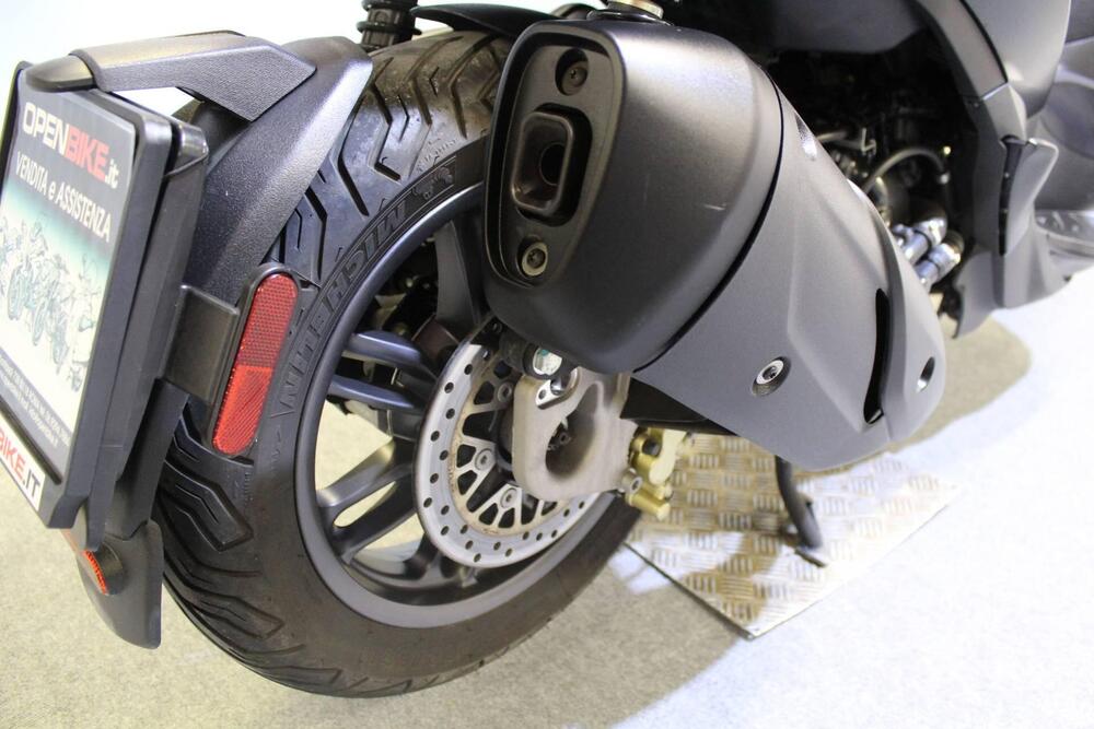 Piaggio Beverly 300 S ABS-ASR (2021 - 25) (4)