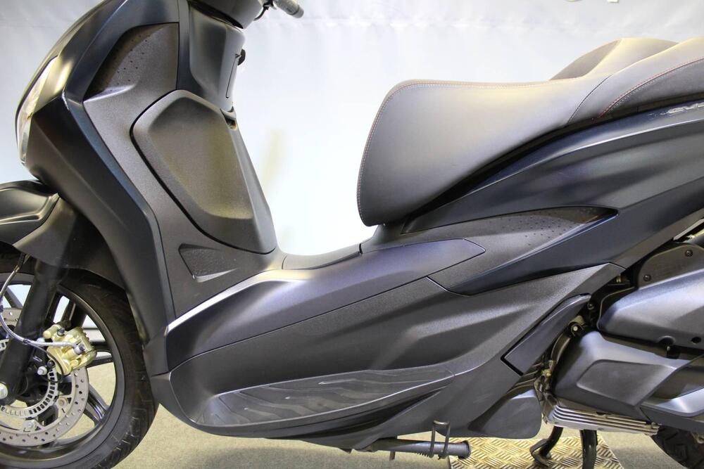 Piaggio Beverly 300 S ABS-ASR (2021 - 25) (17)