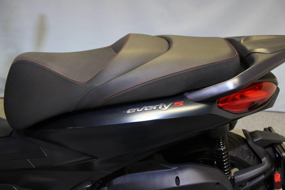 Piaggio Beverly 300 S ABS-ASR (2021 - 25) (18)