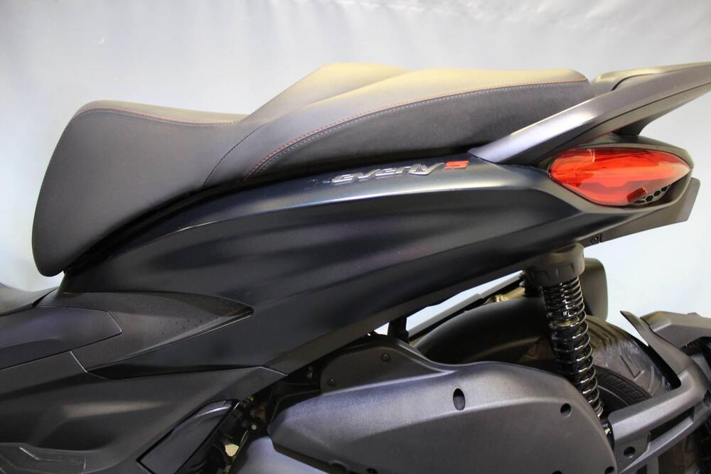 Piaggio Beverly 300 S ABS-ASR (2021 - 25) (19)