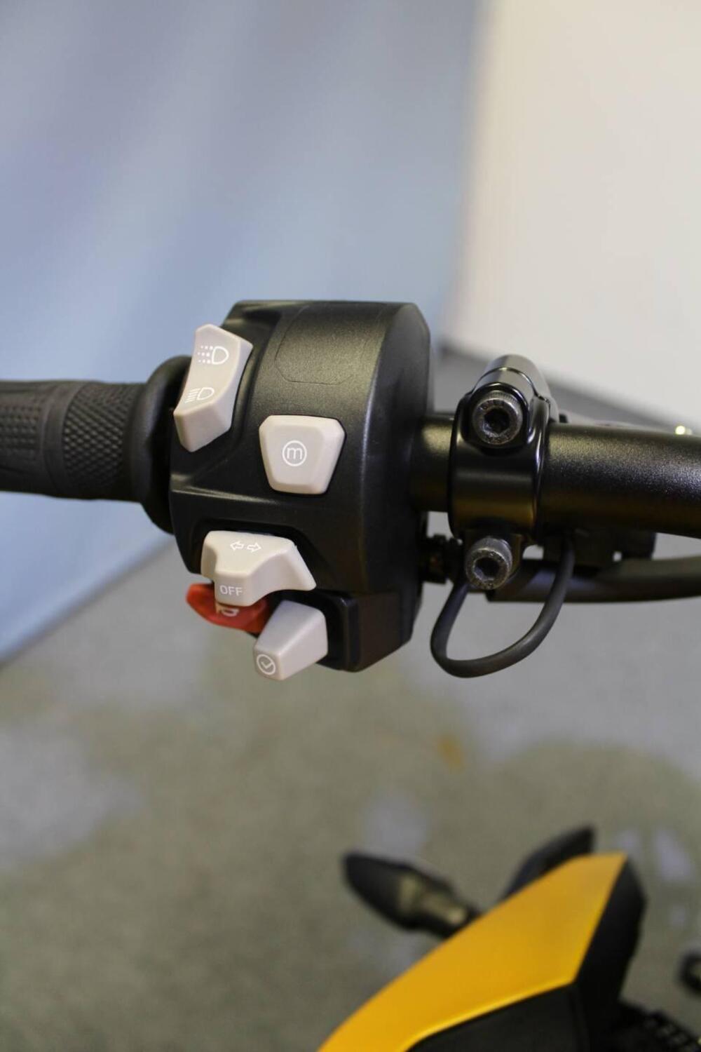 Triumph Street Triple 765 RS (2023 - 26) (10)