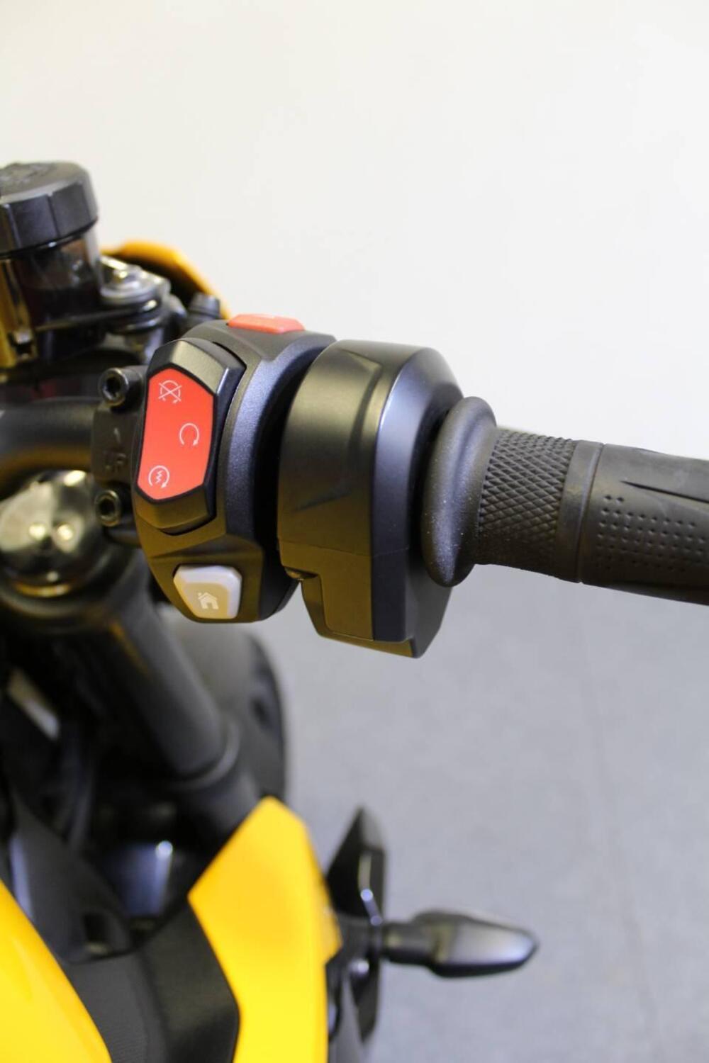 Triumph Street Triple 765 RS (2023 - 26) (11)